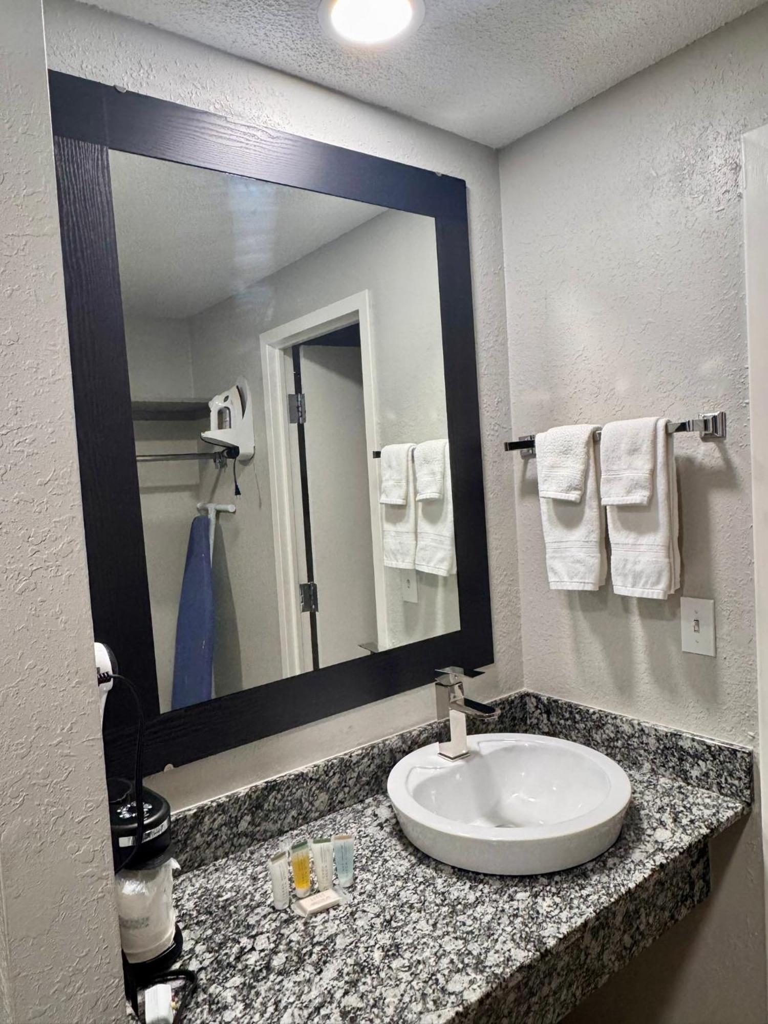Baymont By Wyndham Great Falls City Center Екстер'єр фото