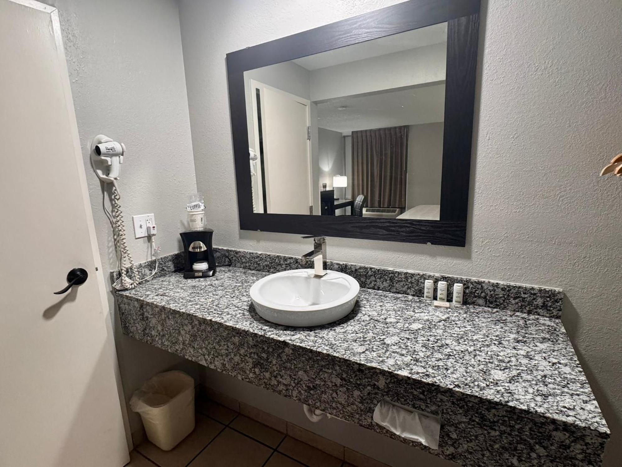 Baymont By Wyndham Great Falls City Center Екстер'єр фото