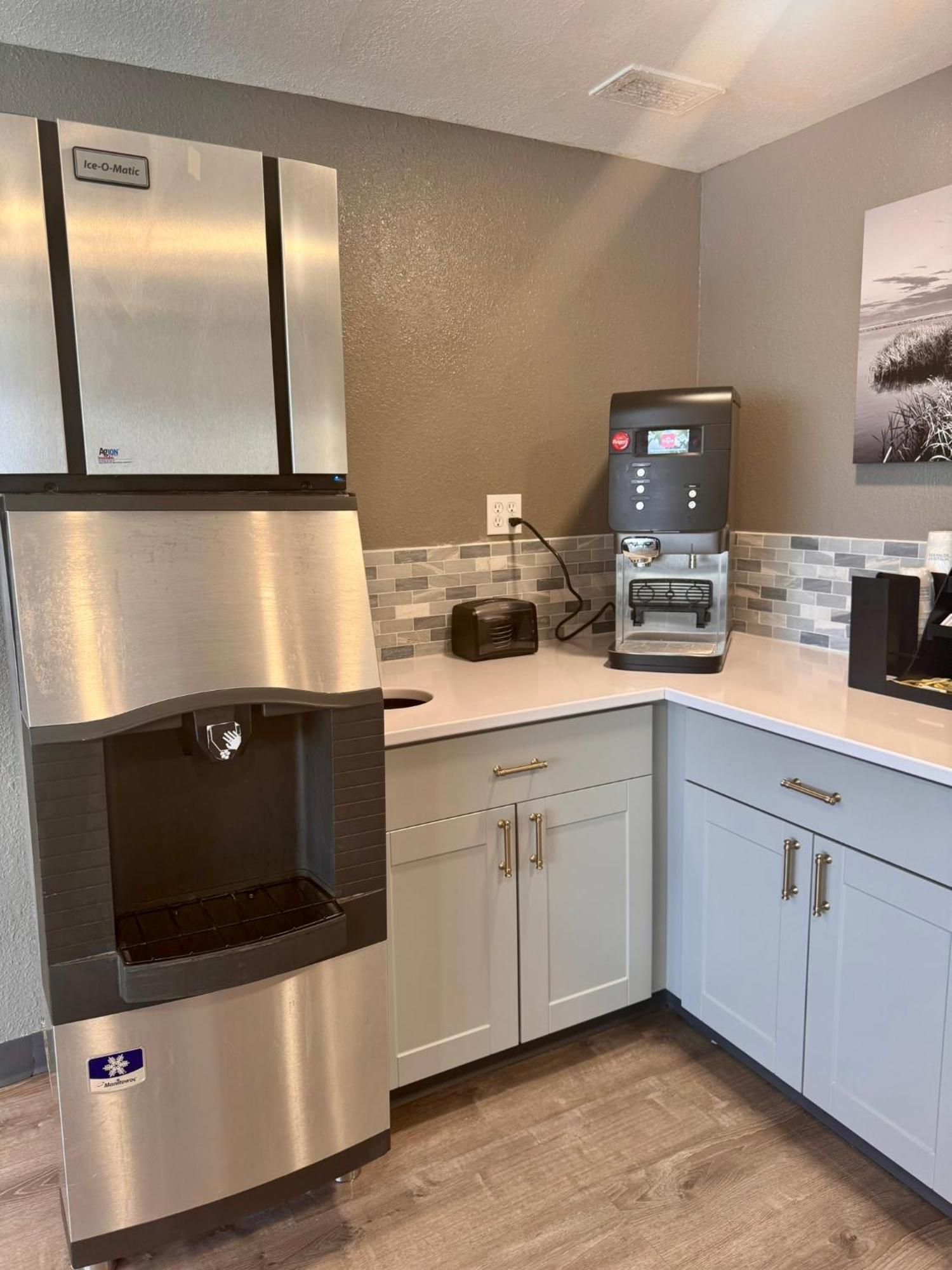 Baymont By Wyndham Great Falls City Center Екстер'єр фото